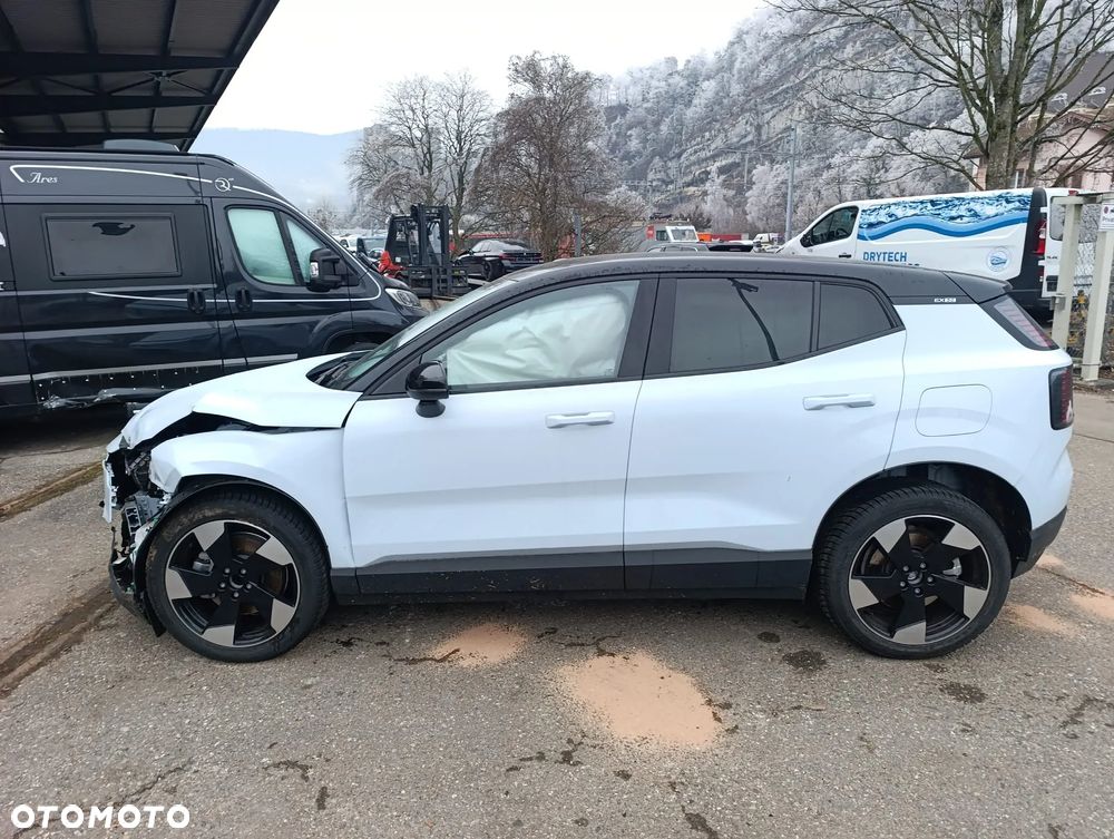 Volvo EX30 Single Motor Extended Range RWD Plus - 3