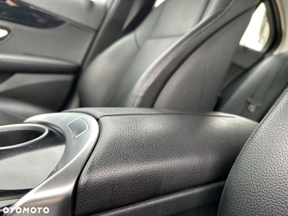 Mercedes-Benz Klasa C 200 Exclusive - 23