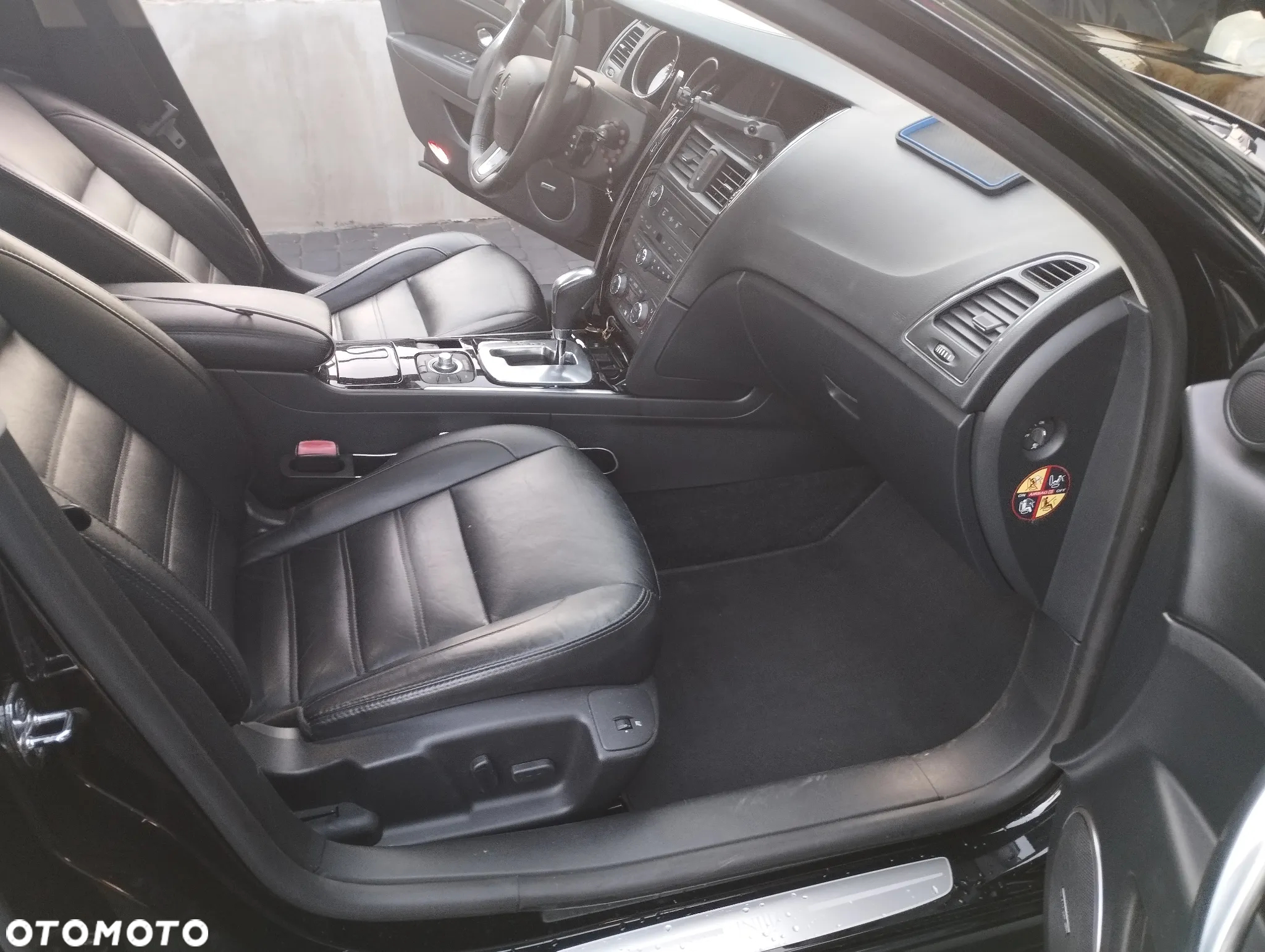 Renault Latitude 2.0 dCi Initiale - 25