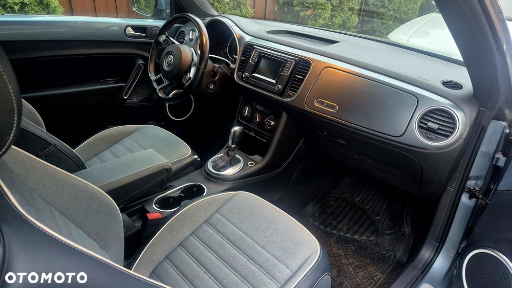Volkswagen New Beetle - 11