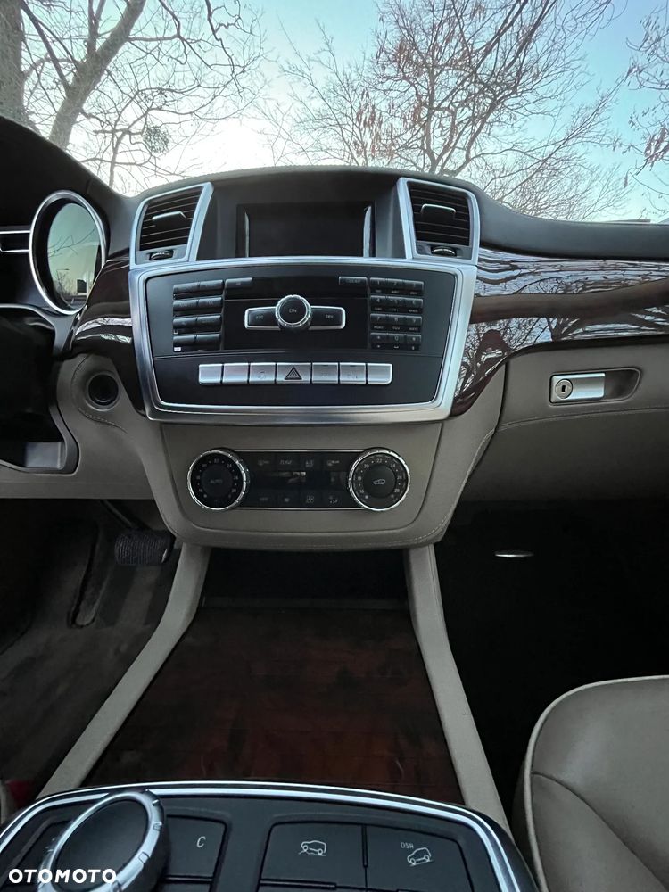 Mercedes-Benz ML - 10
