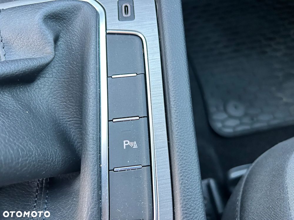 Volkswagen Passat 1.5 TSI EVO Essence - 17