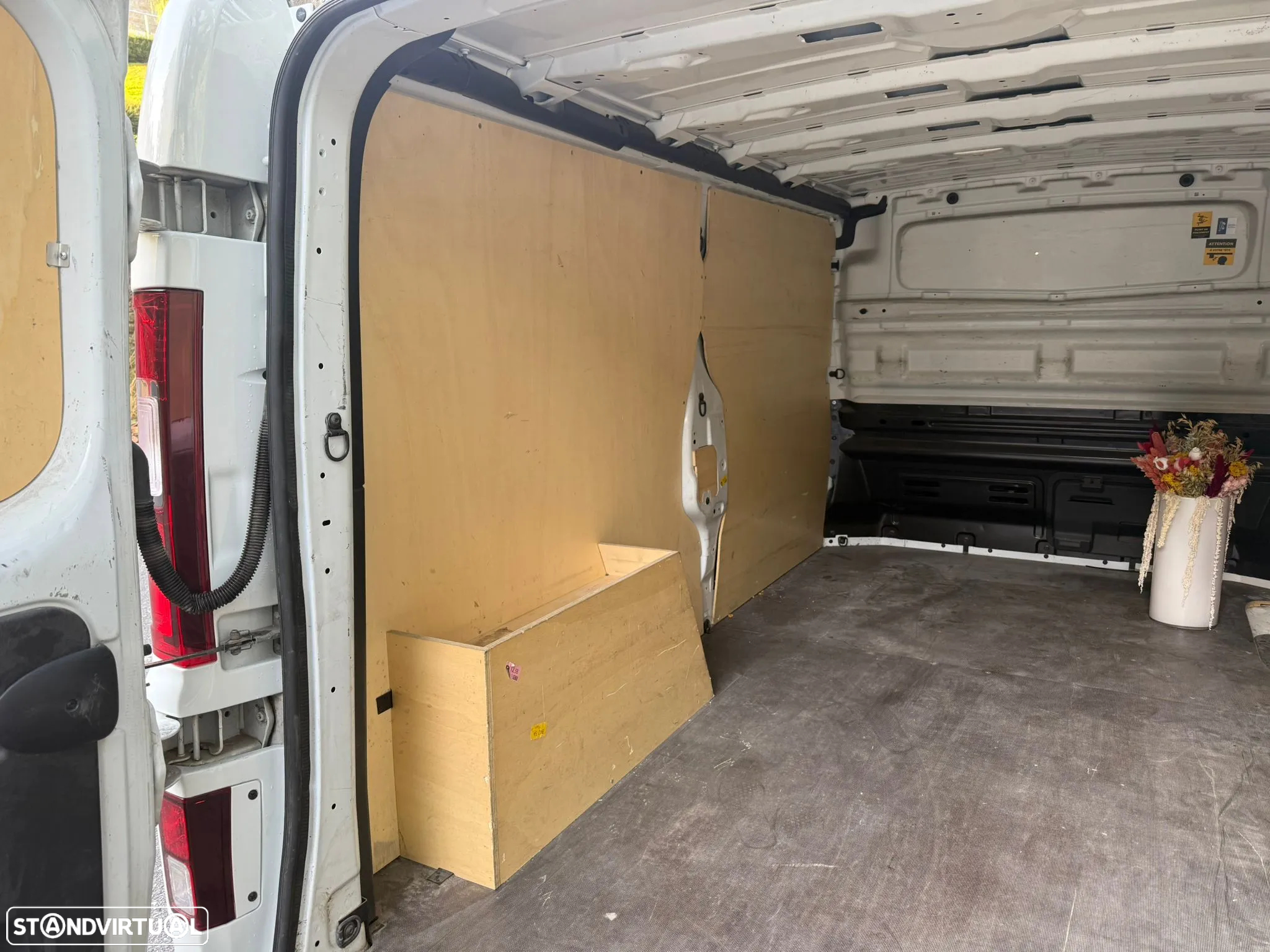 Renault Trafic L2H1 2.0CC DCi 120Cv - 14