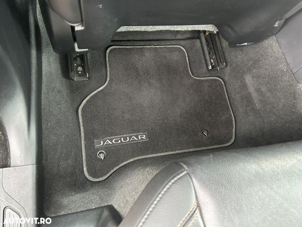 Jaguar XE 20d Aut. Prestige - 11