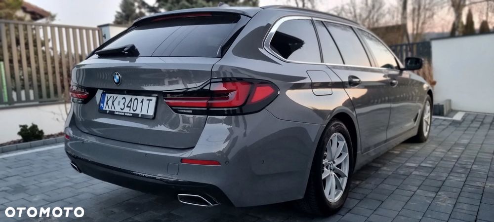 BMW Seria 5 520d xDrive Sport Line - 3
