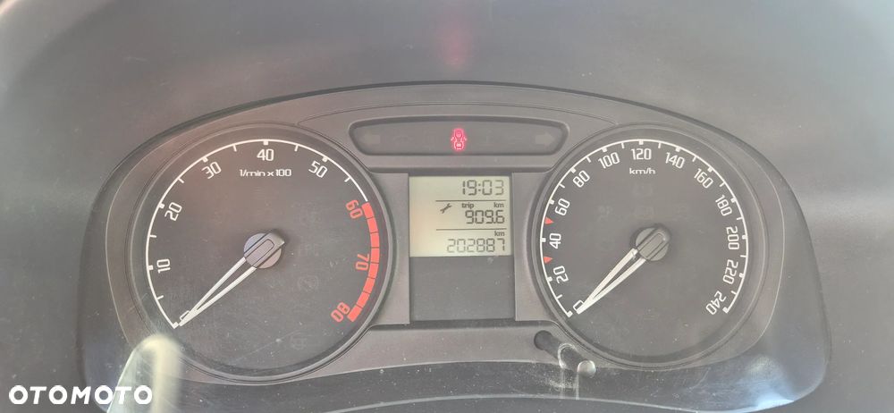 Skoda Fabia 1.2 HTP Classic - 12