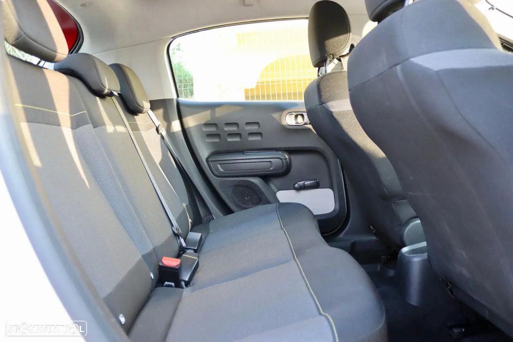 Citroën C3 1.2 PureTech Shine - 23
