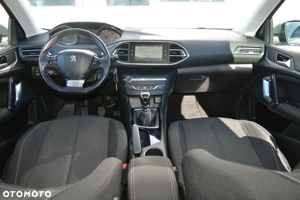 Peugeot 308 SW BlueHDi 130 Allure - 20