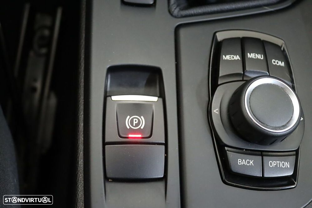 BMW X1 16 d sDrive Advantage - 28