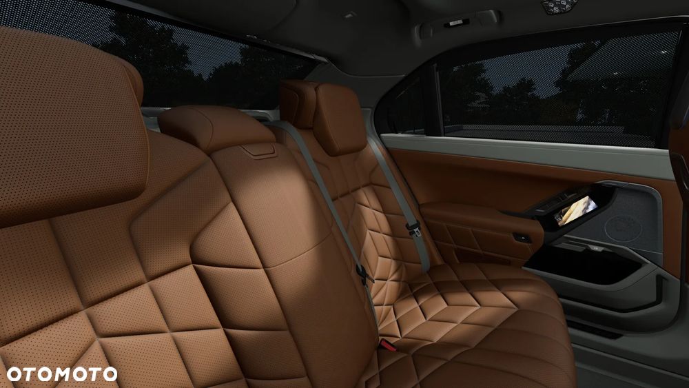 BMW Seria 7 - 11