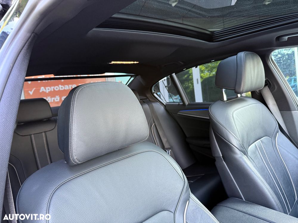 BMW Seria 5 520d Aut. M Sport Edition - 39