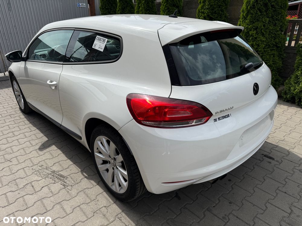 Volkswagen Scirocco 2.0 TDI Blue Motion Technologie - 4