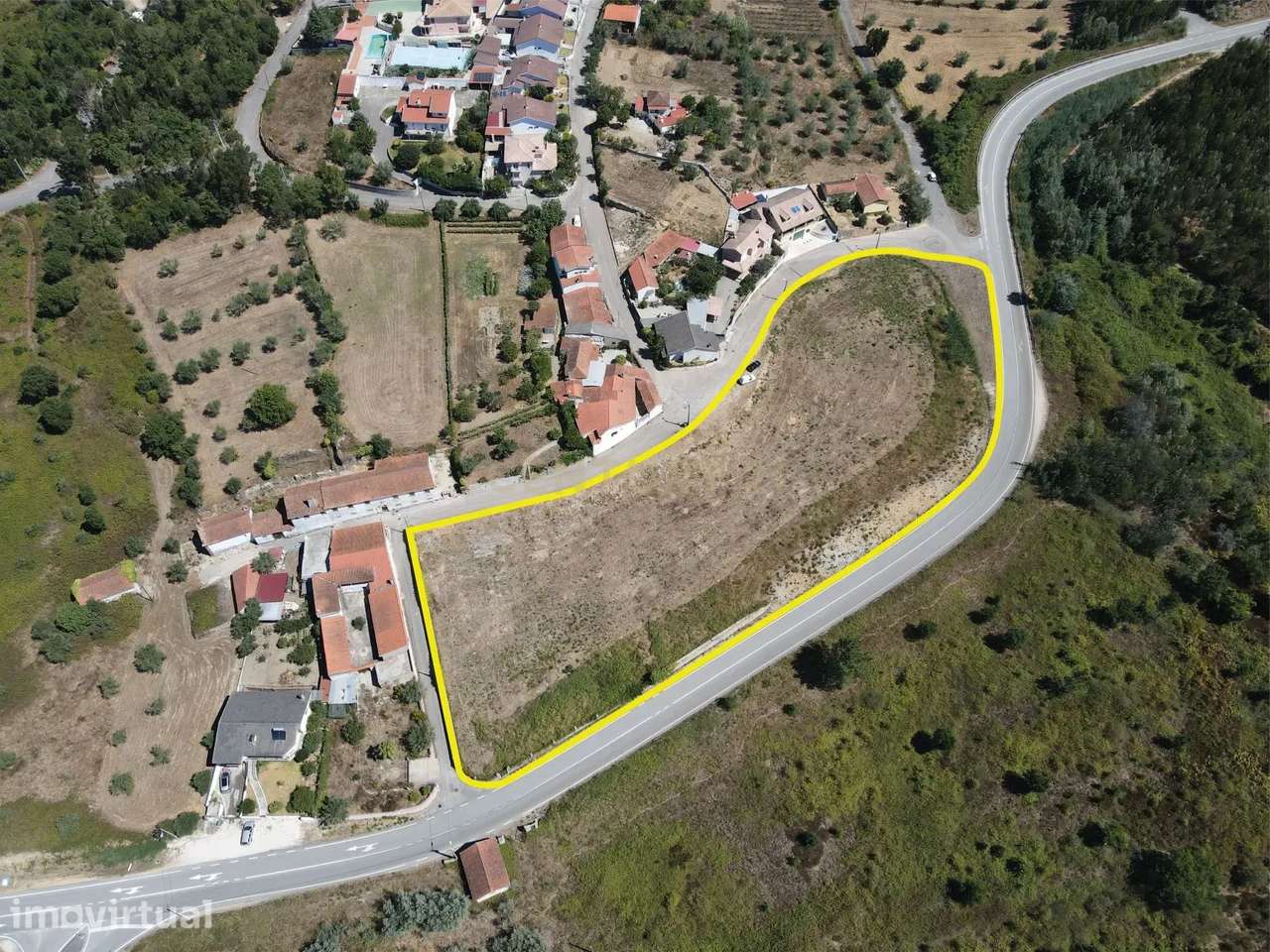 Terreno com viabilidade para loteamento e construção de Edifícios em P - Grande imagem: 2/7