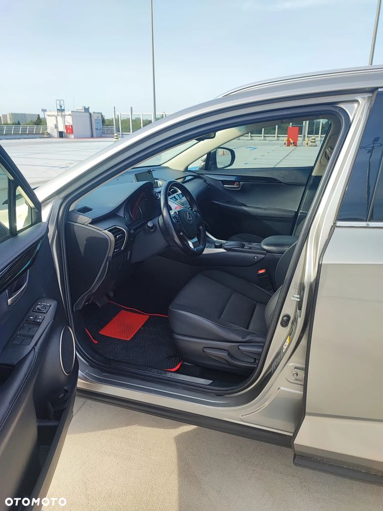 Lexus NX 300h Elegance AWD - 10