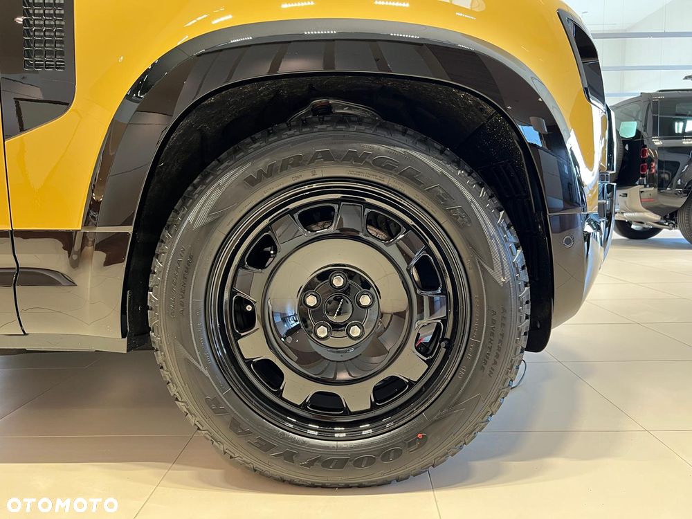 Land Rover Defender - 10