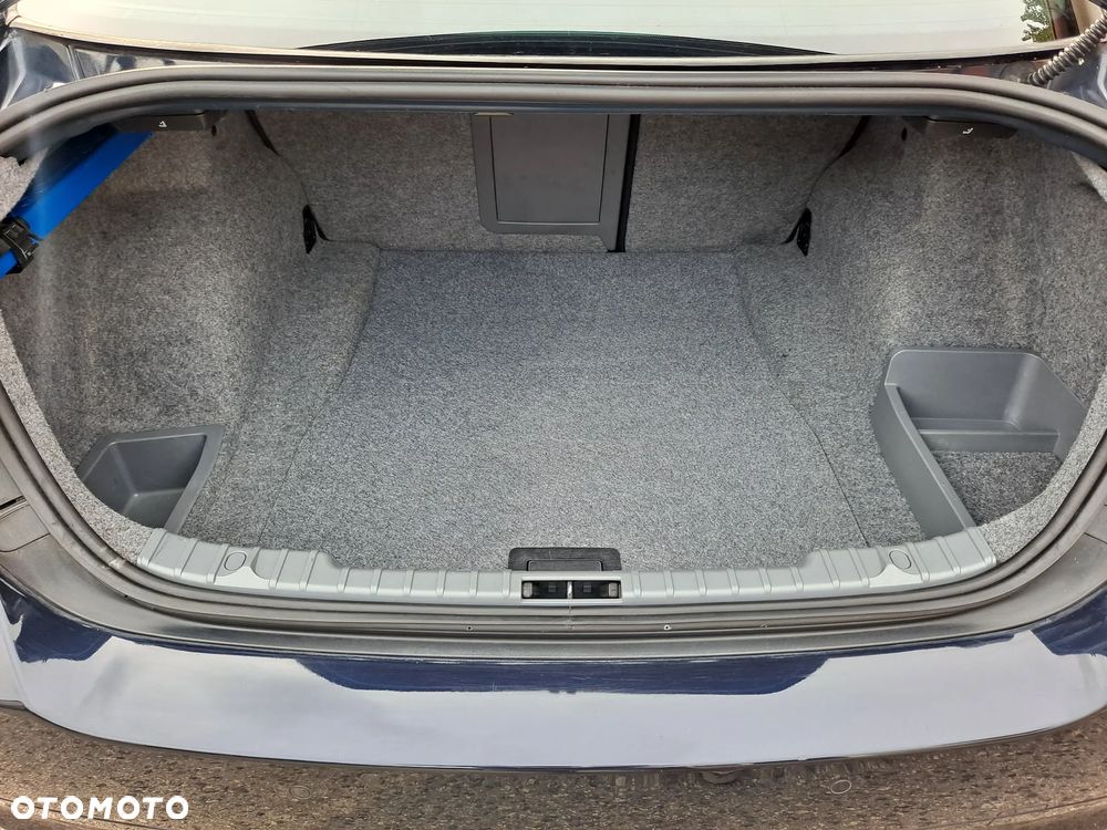 BMW Seria 3 320i - 14