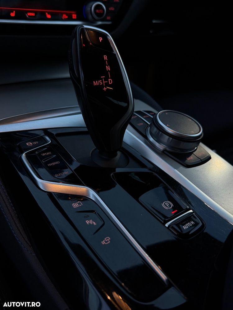 BMW Seria 5 530e Aut. M Sport Edition - 13