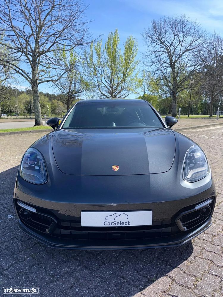 Porsche Panamera - 1