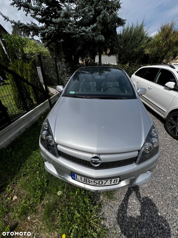 Opel Astra III GTC 2.0 T Sport - 4