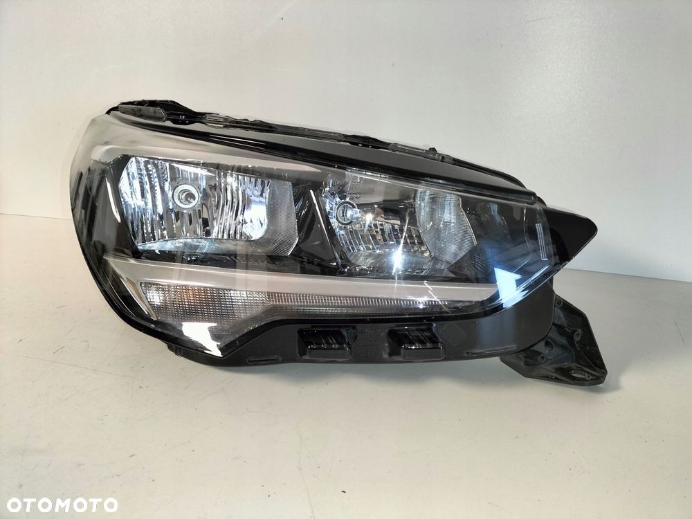 lampa przednia reflektor prawa opel corsa f 19-23 - 2