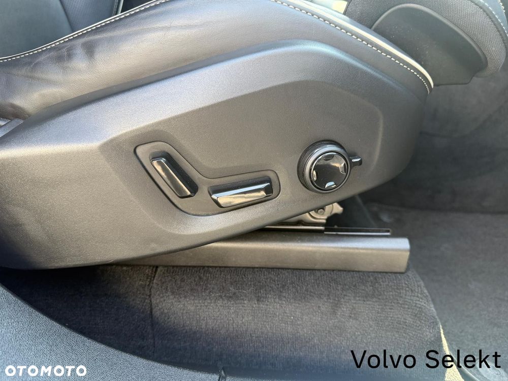 Volvo XC 90 - 35