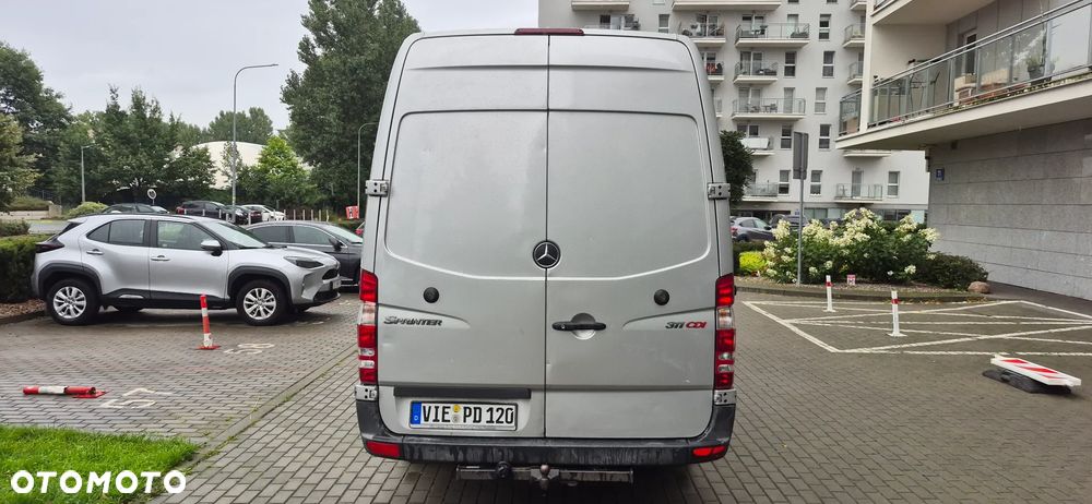 Mercedes-Benz Sprinter - 10