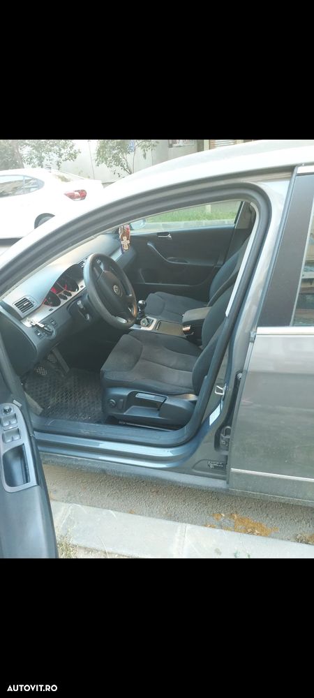 Volkswagen Passat - 12