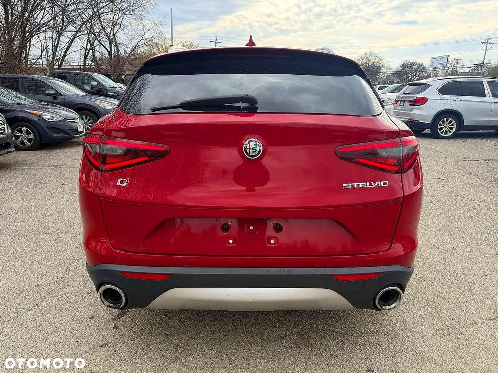 Alfa Romeo Stelvio - 6