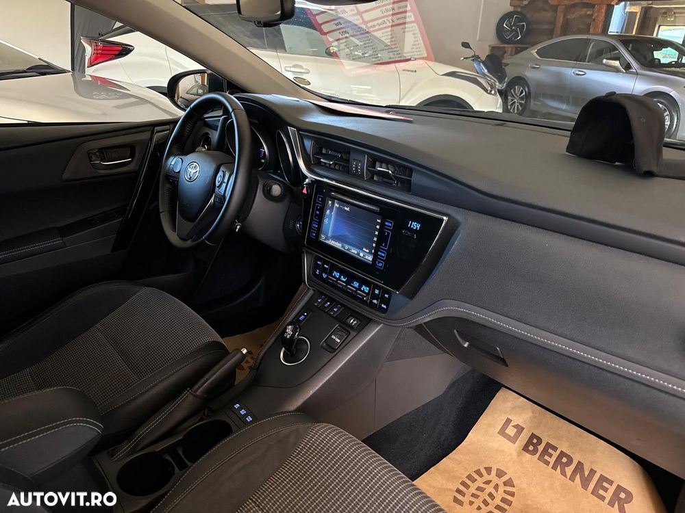 Toyota Auris 1.8 VVT-i Hybrid Automatik Touring Sports Team Deutschland - 16