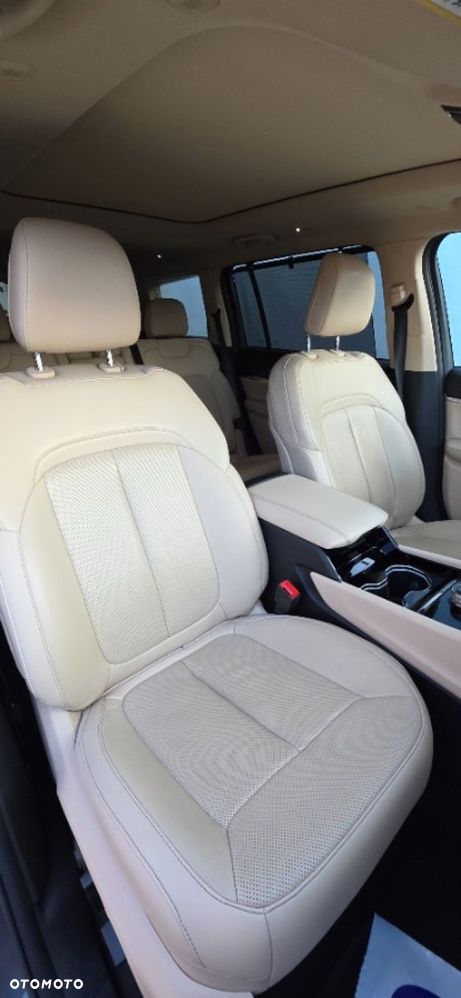 Jeep Grand Cherokee - 30