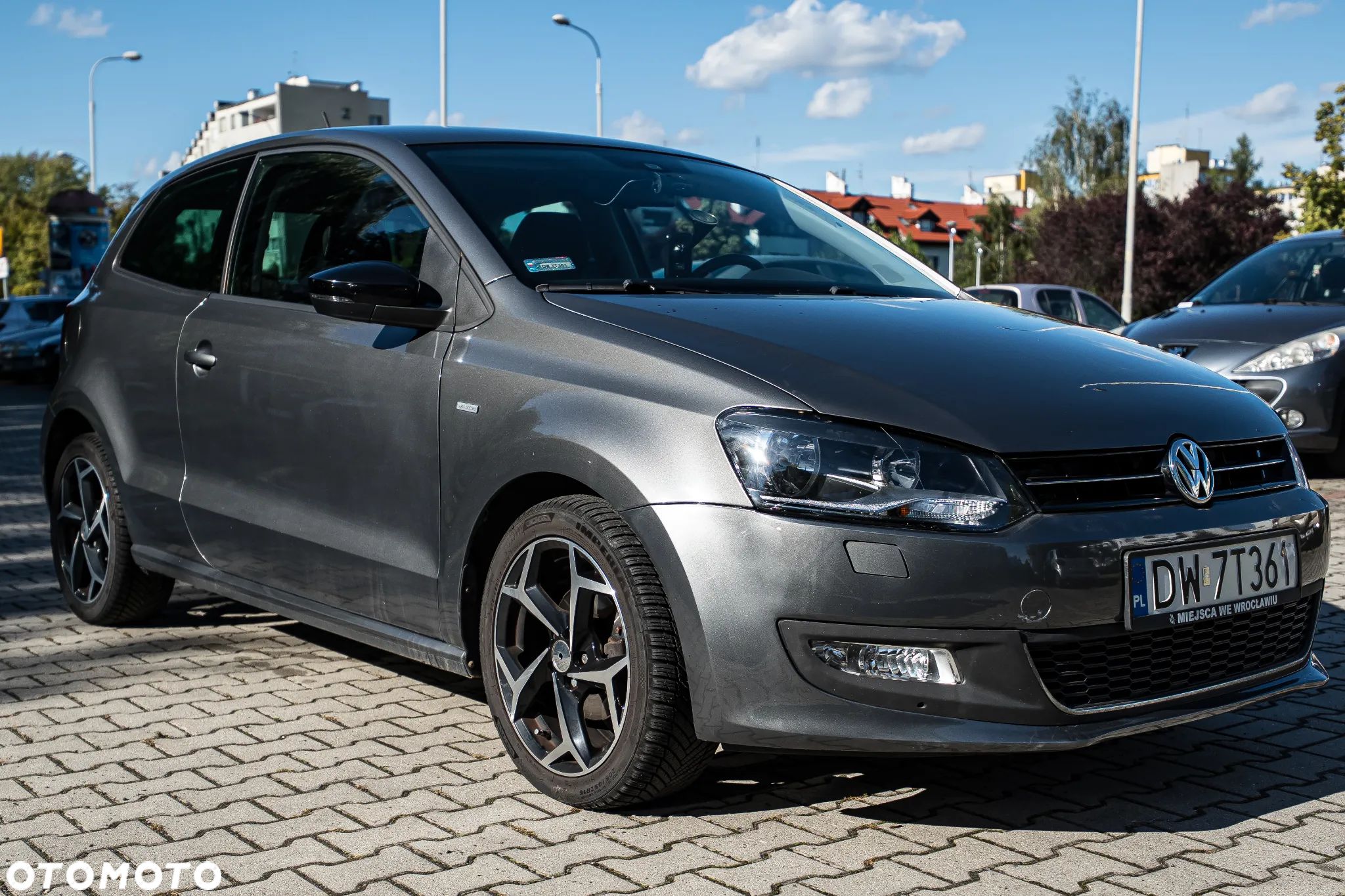 Volkswagen Polo 1.2 TSI MATCH - 1
