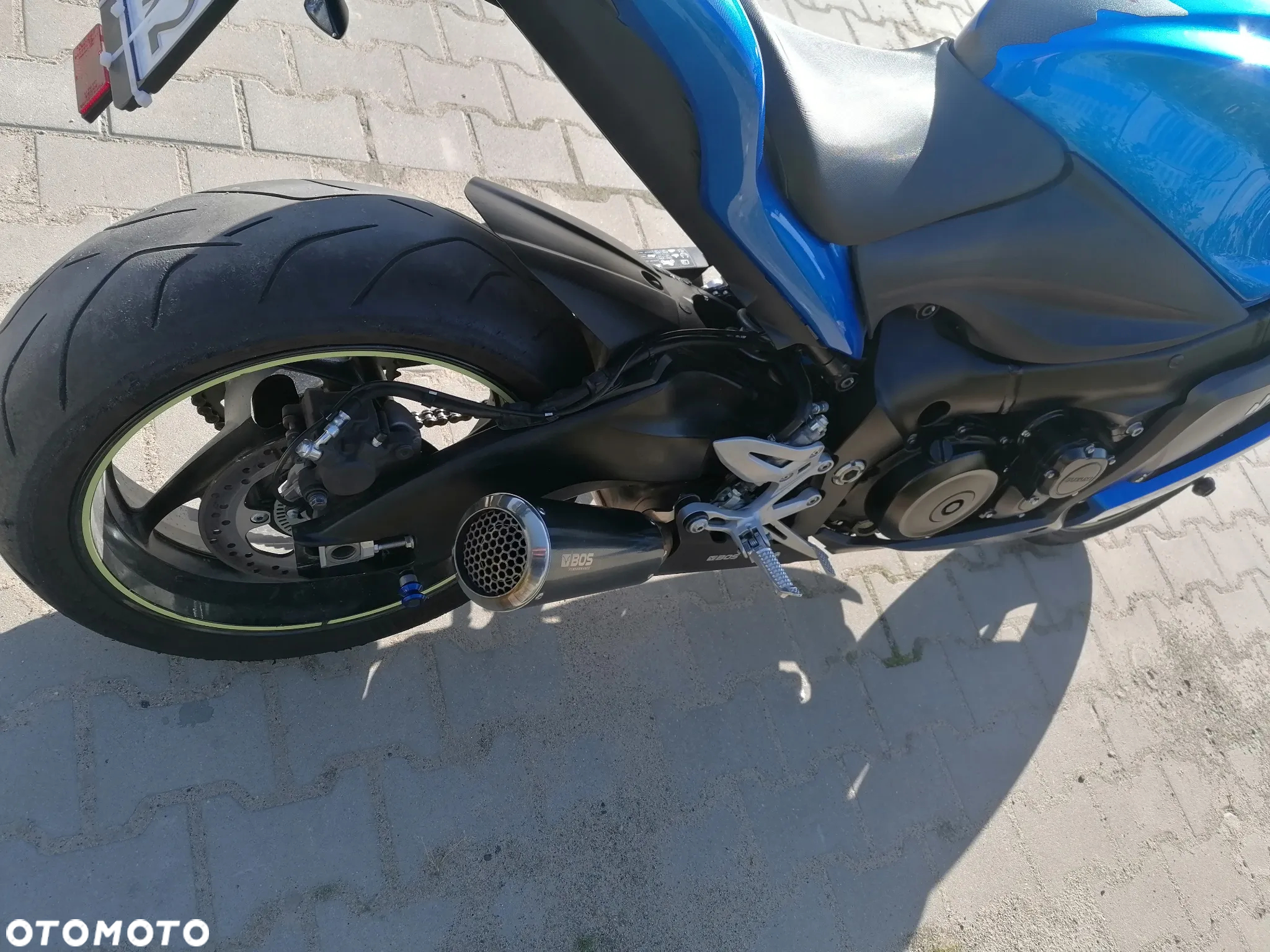 Suzuki GSX 1000 - 19