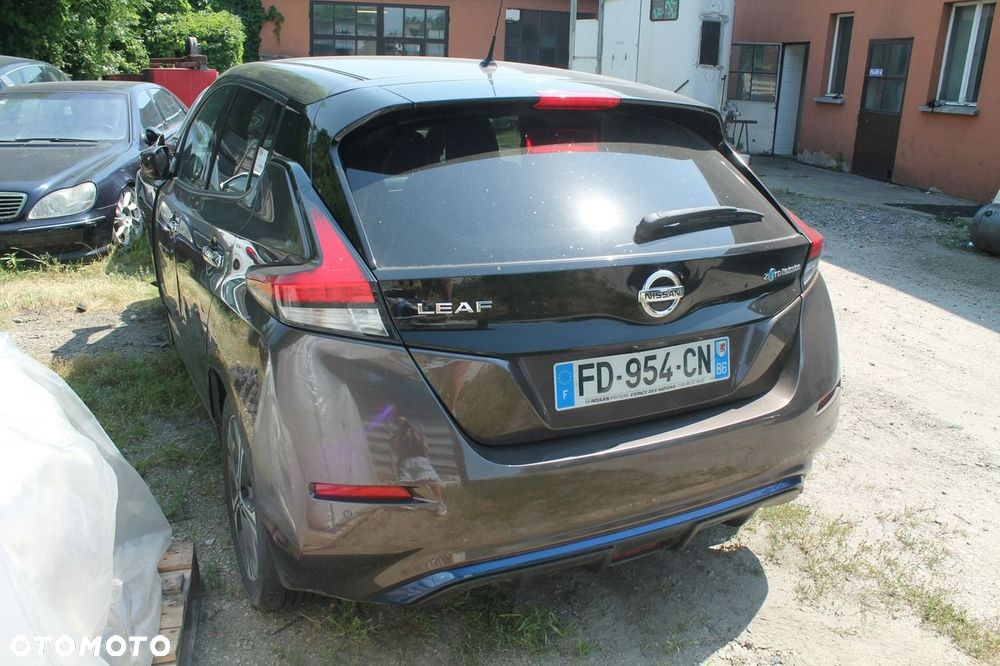 Nissan Leaf - 2