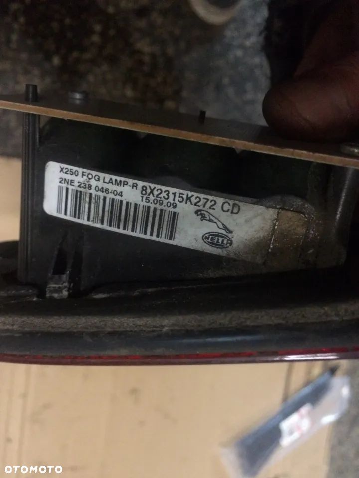 Lampa tylna prawa w klapę 8X23-15K272 Jaguar XF X250 - 2