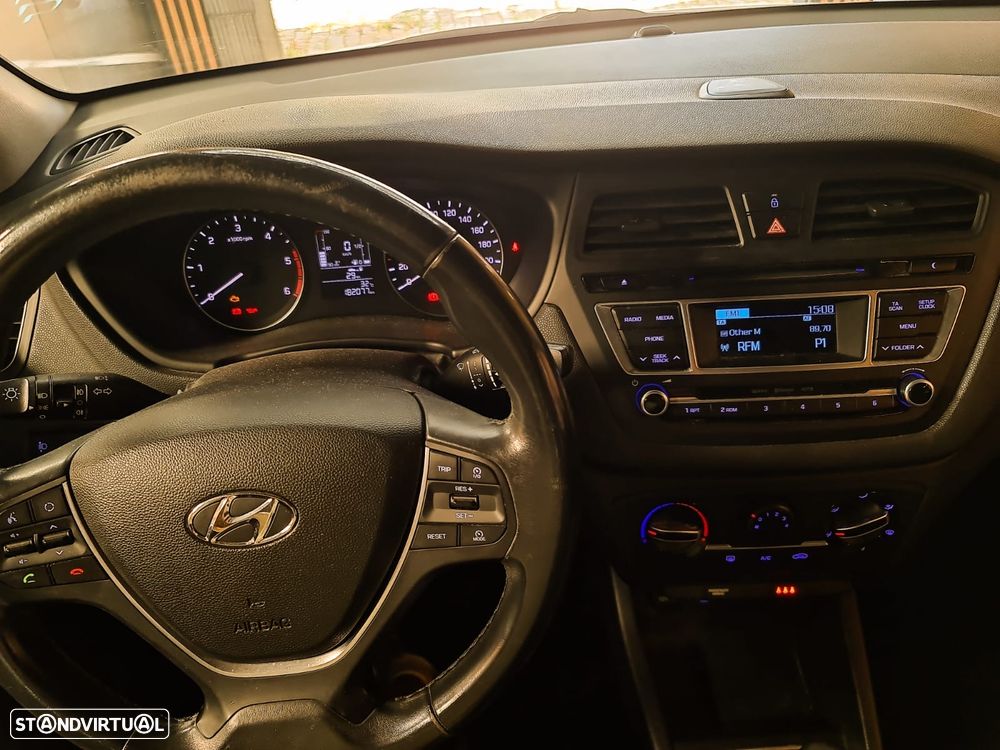 Hyundai i20 1.1 CRDi Comfort+Pack Look+JLL16 - 15