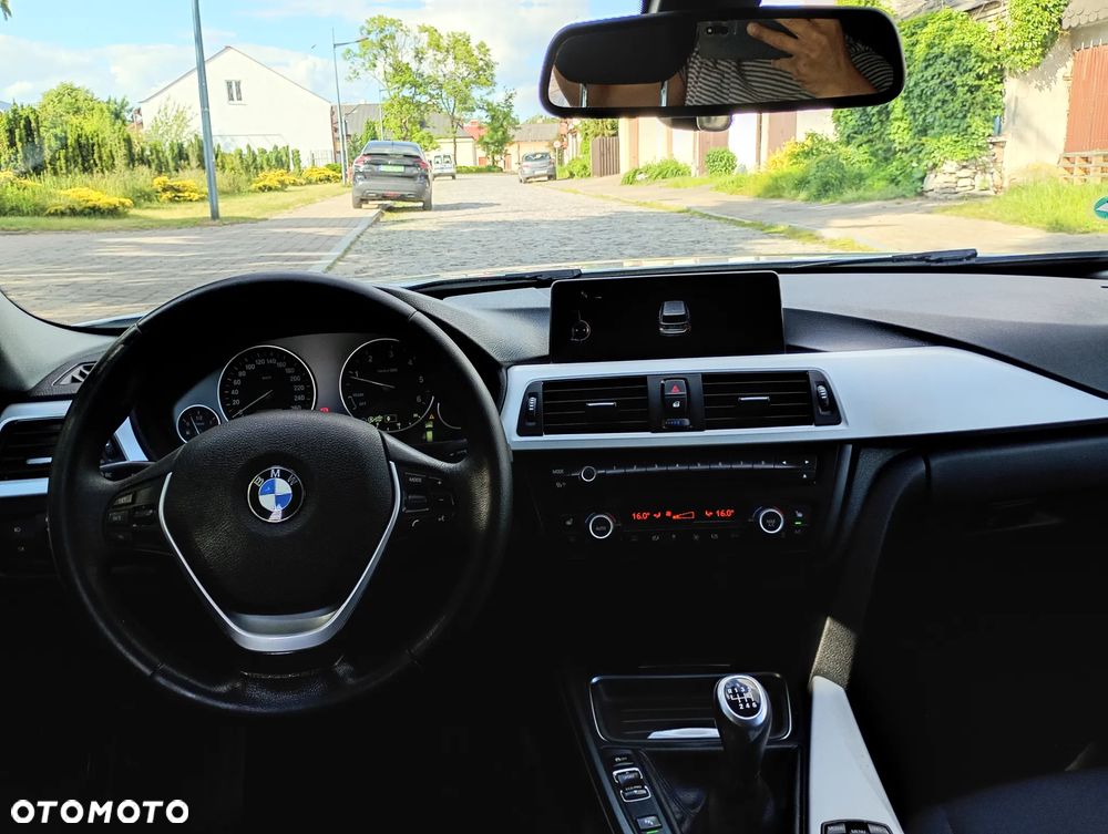 BMW Seria 3 318d DPF - 31
