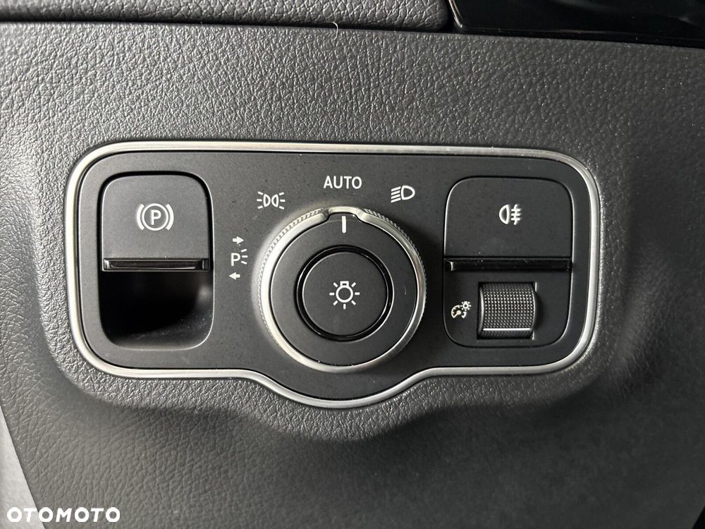 Mercedes-Benz GLA - 26