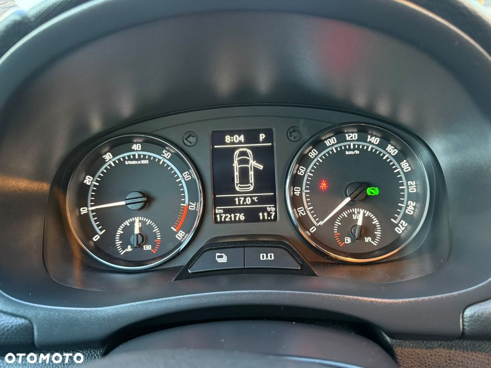 Skoda Fabia 1.4 TSI DSG RS - 17