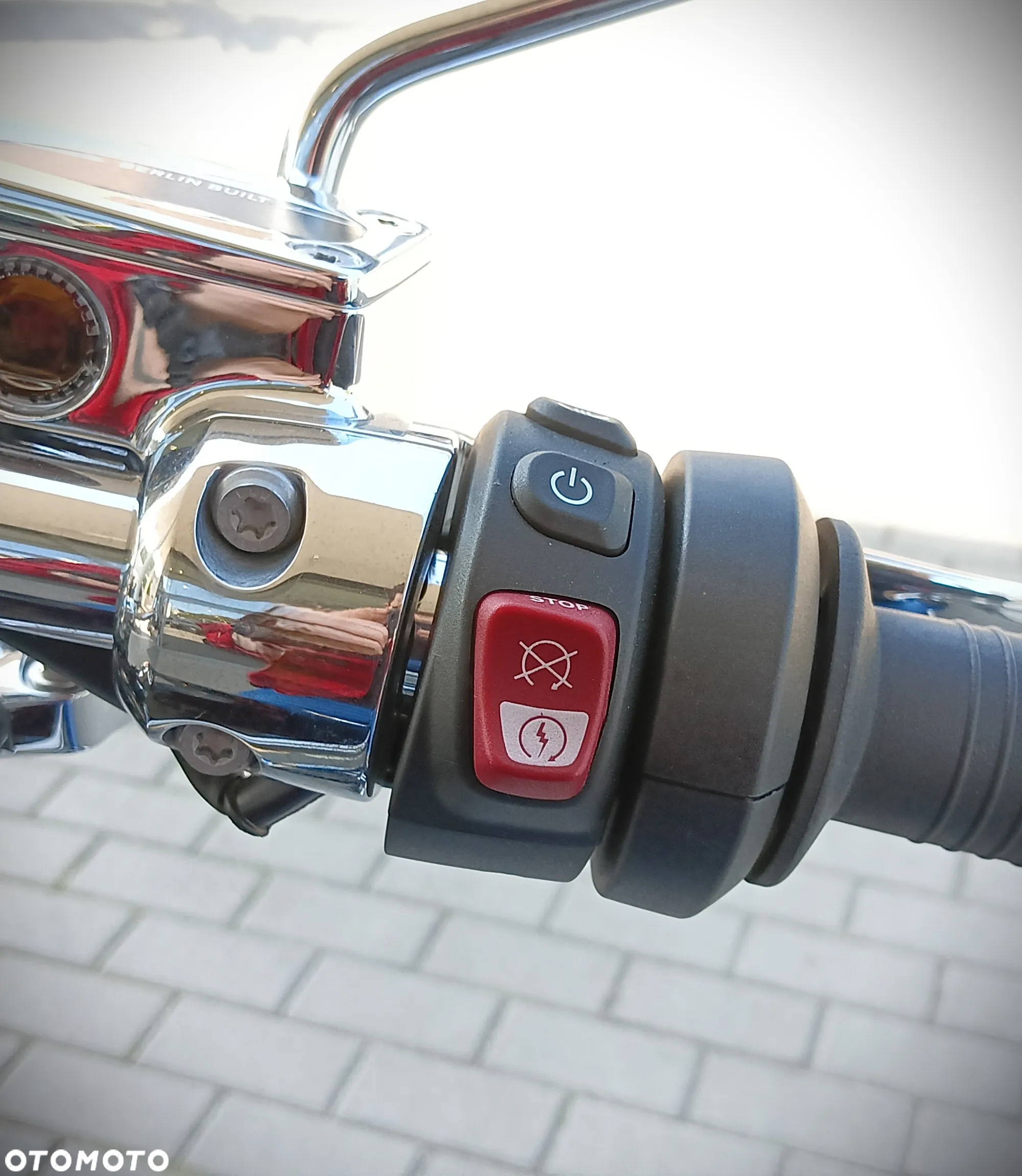 BMW R - 8
