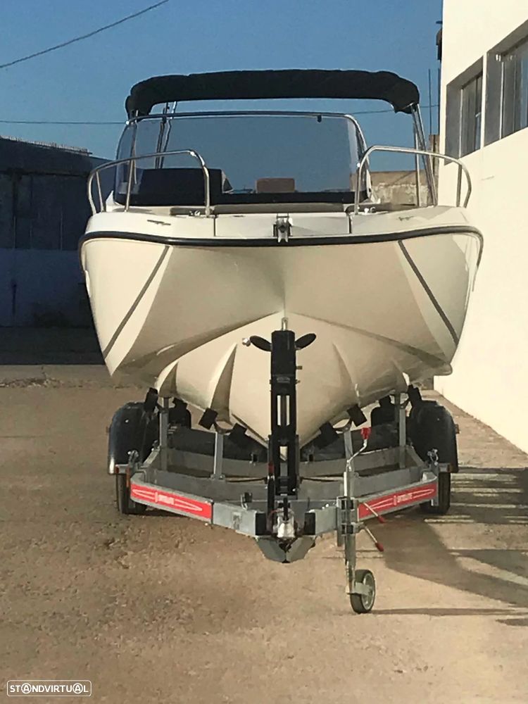 Quicksilver Activ 675 Sundeck - 2
