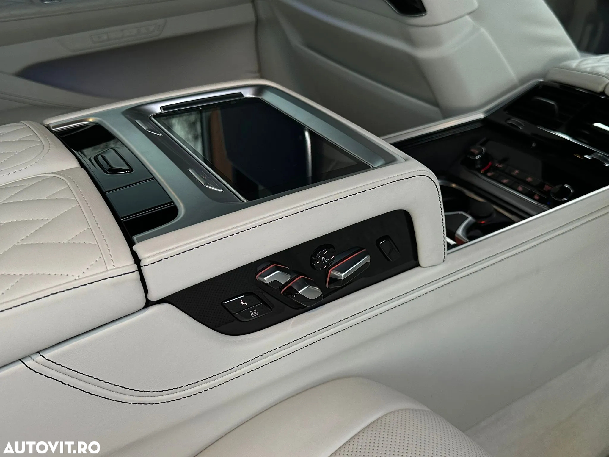BMW Seria 7 750Li xDrive - 8