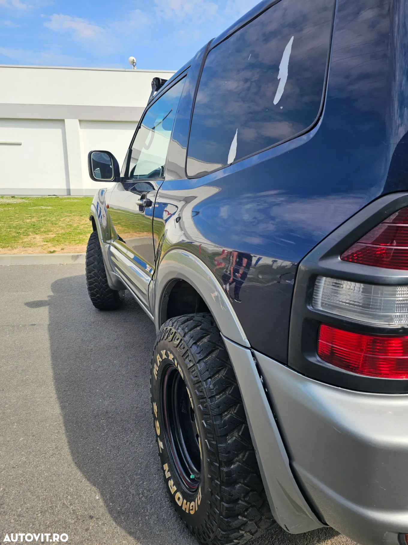 Mitsubishi Pajero - 9