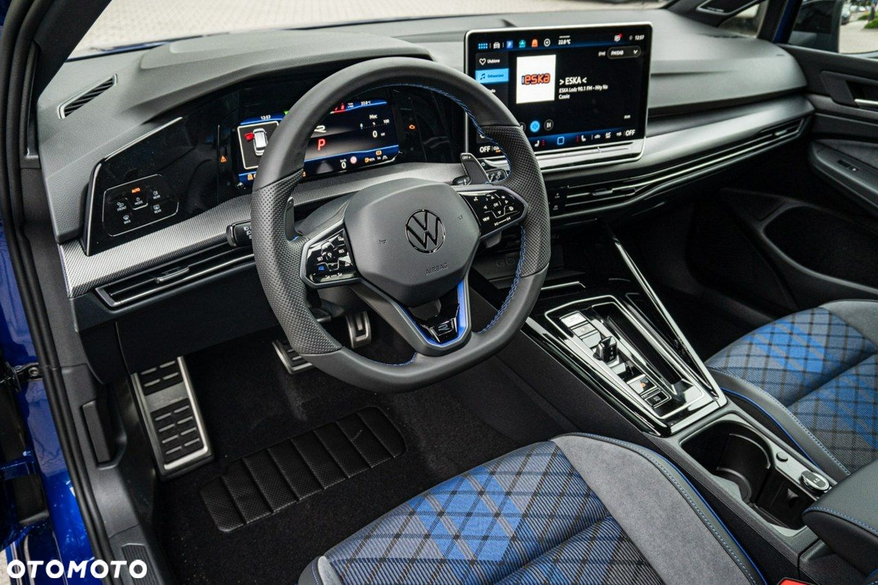 Volkswagen Golf - 25