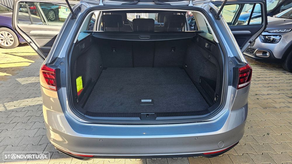 VW Passat Variant 2.0 TDi Business DSG - 13