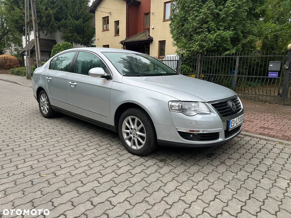 Volkswagen Passat 2.0 TDI DPF BlueMotion Technology Comfortline - 1