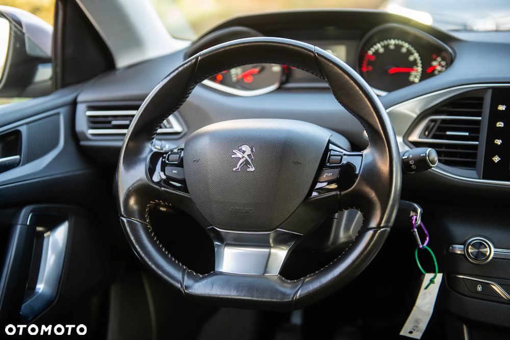 Peugeot 308 1.2 PureTech Access EU6 - 24