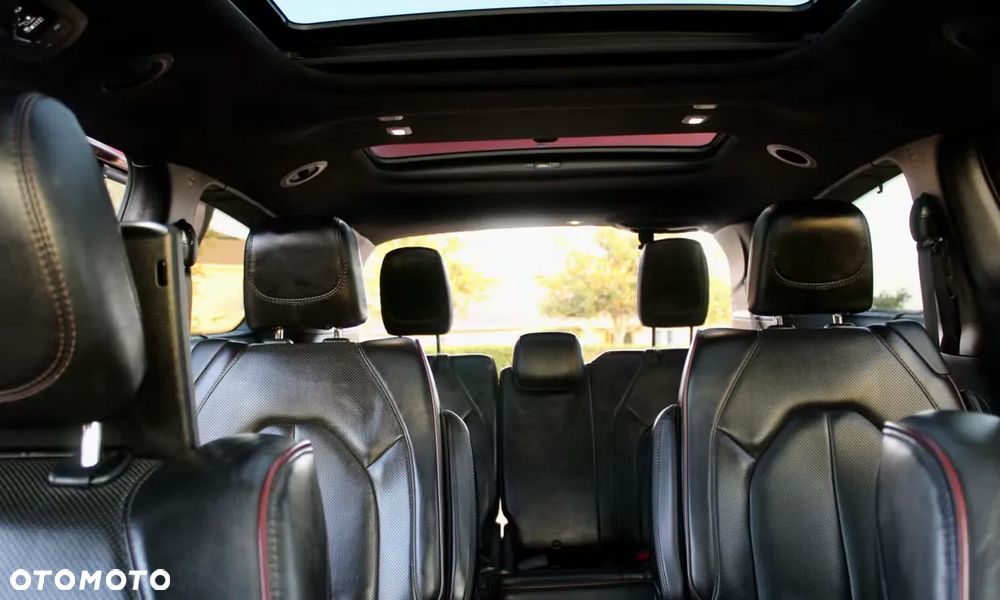 Chrysler Pacifica - 12