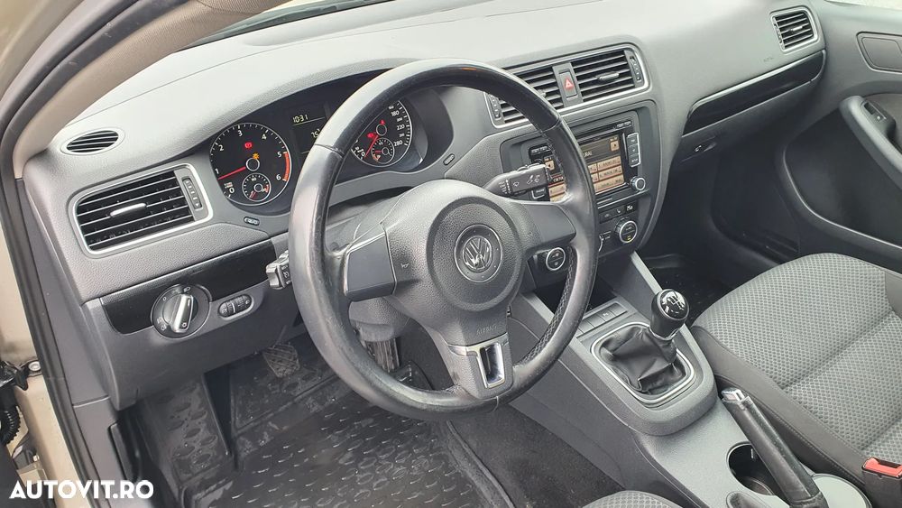 Volkswagen Jetta 1.6 TDI CR DPF Comfortline - 17