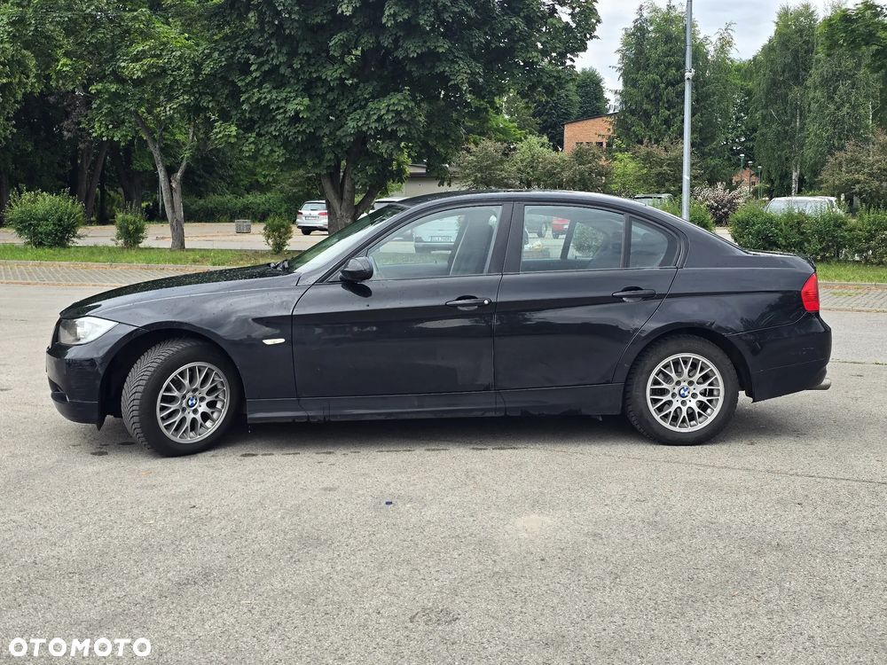 BMW Seria 3 318i - 4