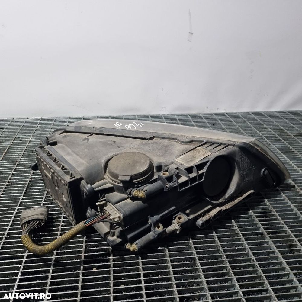 Far Stanga Volkswagen Touareg 7L 2003 - 2006 SUV 4 Usi (1460) Xenon - 2